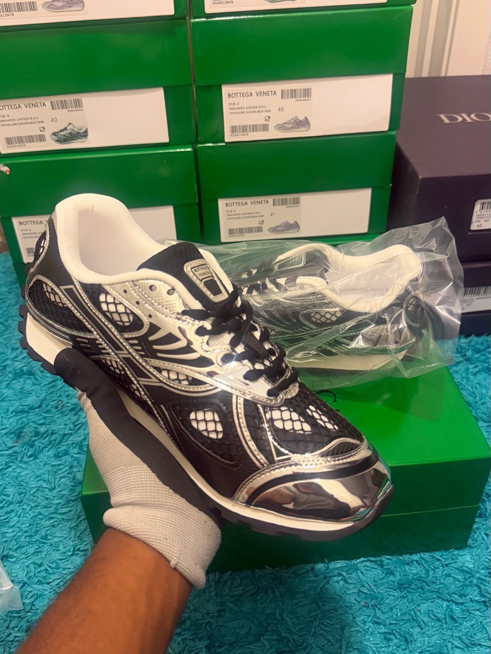 Men’s Black & Silver Athletic Sneakers - Fashion Runner
